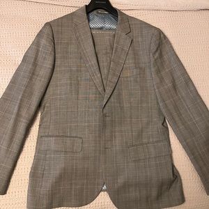 Indochino Men’s Light Grey Windowpane 3 Piece Suit ~42R x 34W 32L